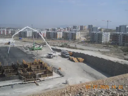 Diyarbakır genelinde çevre düzenlemesi ve altyapı firması tarafından iksa ve istinat duvarı projesi kapsamında imalatı başarıyla tamamlanmış taş duvar