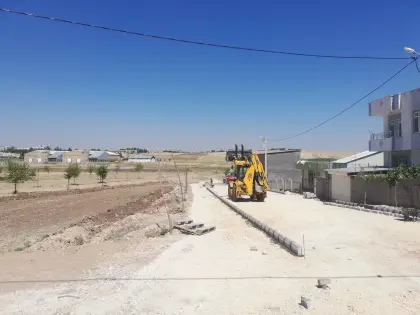 Diyarbakır yol firması kaldırım kenarı bordür taşlarının dizilmesi işlemi