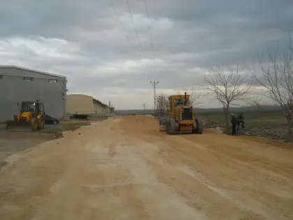 Diyarbakır alttemel firması greyder iş makinesi ile alttemel malzemesi serme ve kod alma işlemi