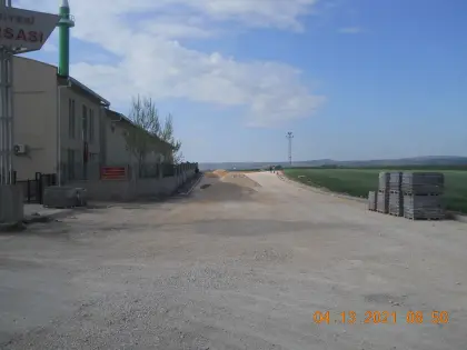 Diyarbakır Mirayol İnşaat şantiye sahasında kilitli parke taş döşeme öncesi yol zemin hazırlıkları