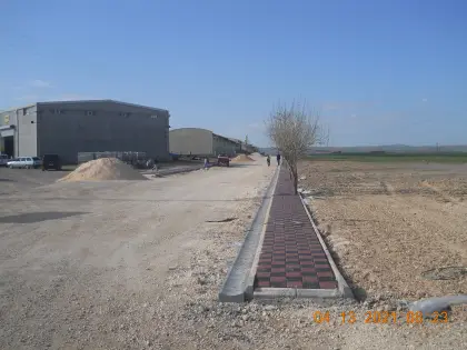 Diyarbakır parke firması kilitli parke taşı döşeme ve beton su oluğu dizilmesi işlemi